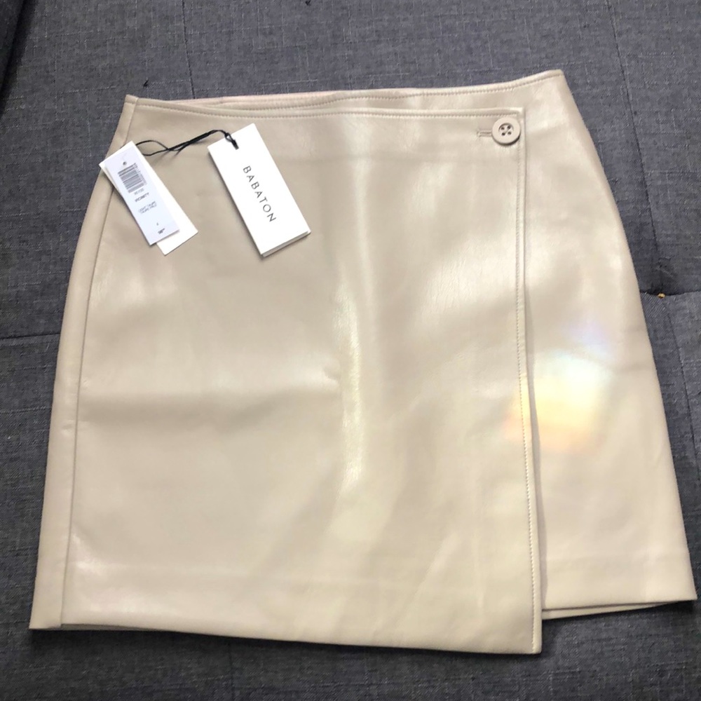 Aritzia babaton size 4 light taupe skirt